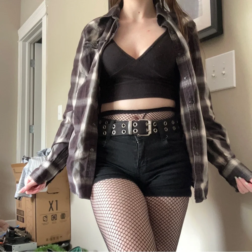 UNIQUE MONOCHROMATIC SNAP UP FLANNEL - Picture 4 of 16